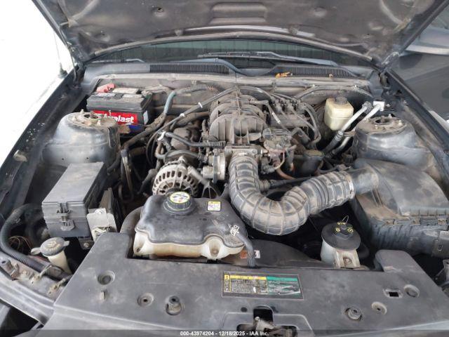 Ford Mustang Image 10