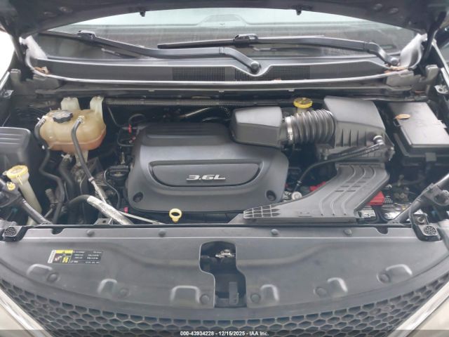Chrysler Pacifica Touring-l Image 11