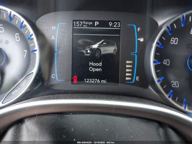 Chrysler Pacifica Touring-l Image 15