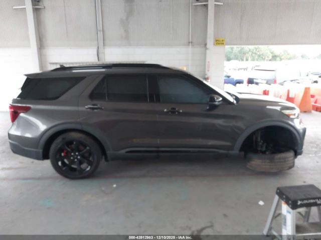 Ford Explorer St Image 7