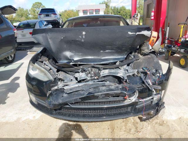 Tesla Model S Performance Image 14