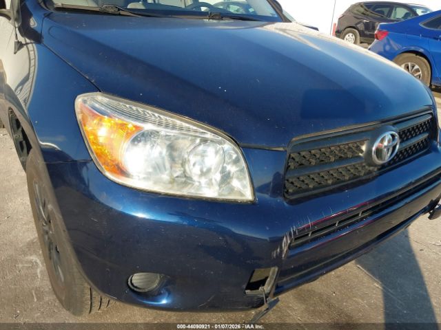 Toyota RAV4 Image 12