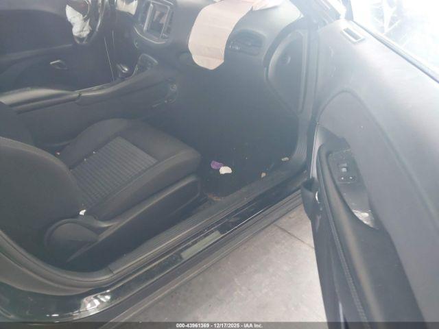 Dodge Challenger Sxt Image 13