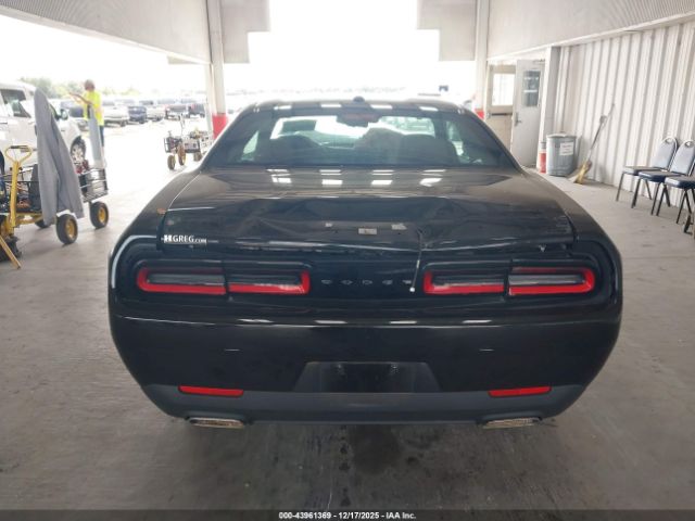 Dodge Challenger Sxt Image 10