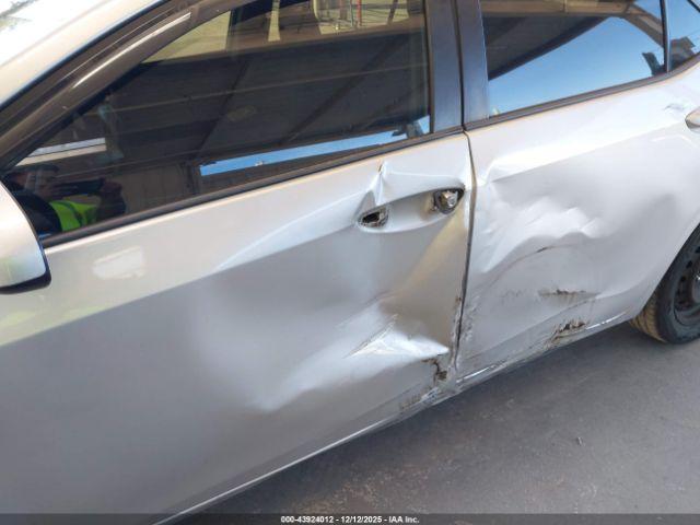 Toyota Corolla Le Image 3