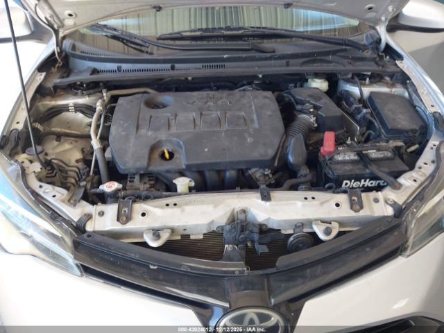 Toyota Corolla Le Image 9