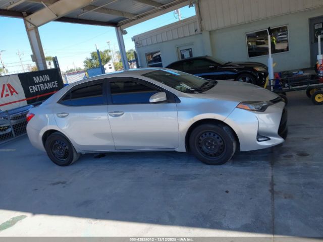 Toyota Corolla Le Image 6