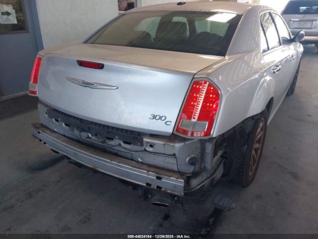 Chrysler 300c Image 16