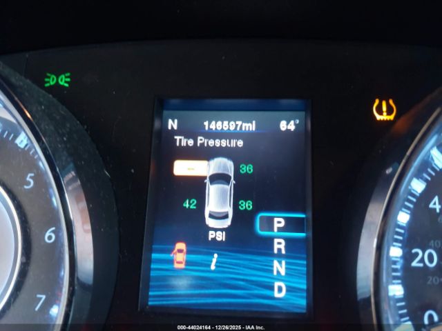 Chrysler 300c Image 9