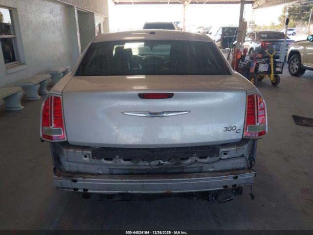 Chrysler 300c Image 17