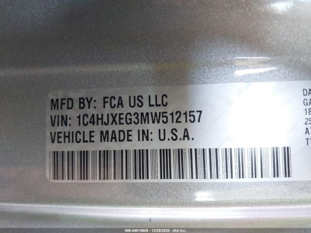 Jeep Wrangler Sahara 4x4 Image 5