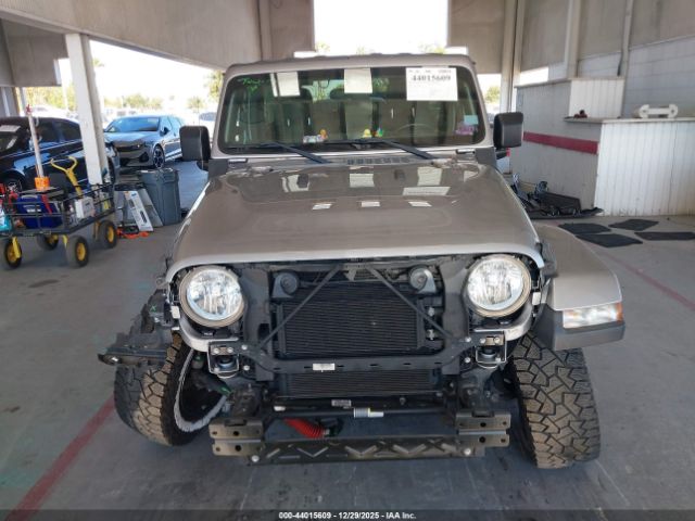 Jeep Wrangler Sahara 4x4 Image 13