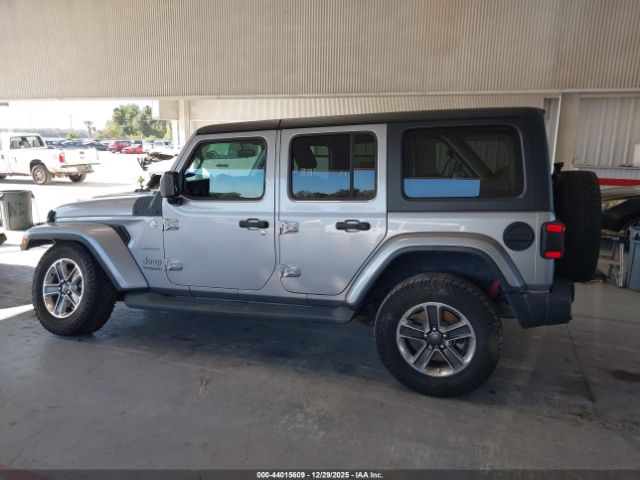 Jeep Wrangler Sahara 4x4 Image 17