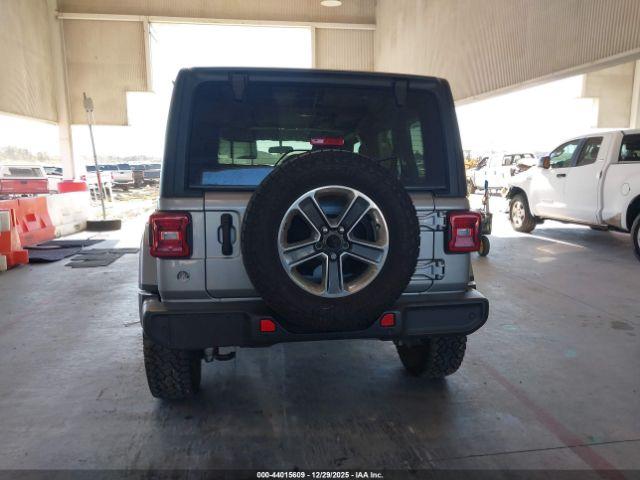 Jeep Wrangler Sahara 4x4 Image 12