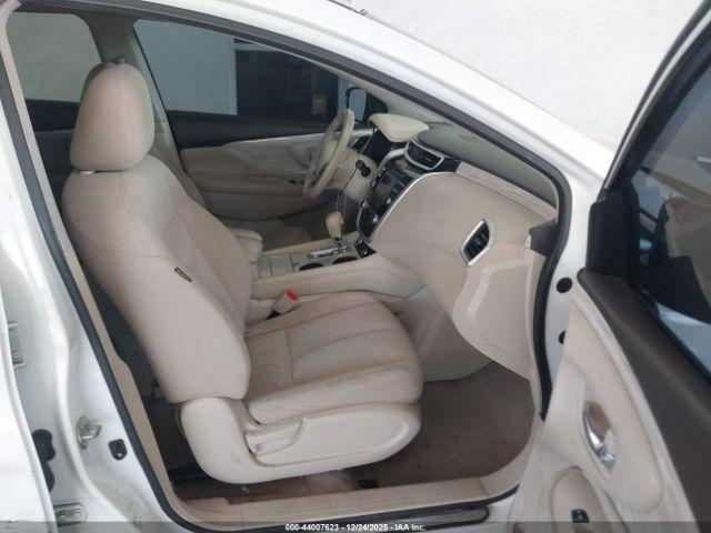 Nissan Murano S Image 3