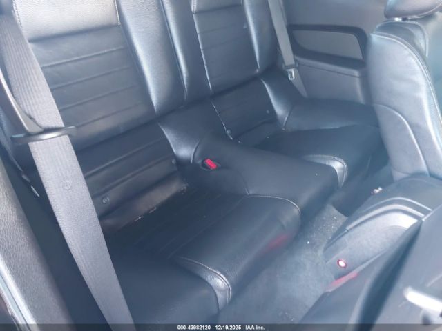 Ford Mustang V6 Premium Image 9