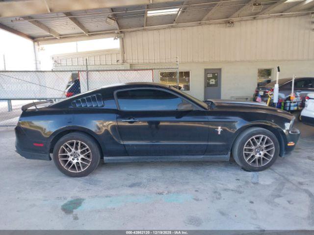 Ford Mustang V6 Premium Image 11