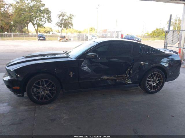 Ford Mustang V6 Premium Image 10