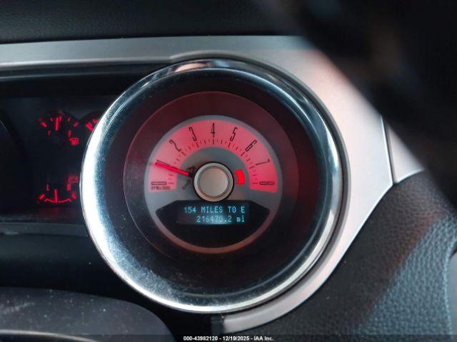 Ford Mustang V6 Premium Image 15