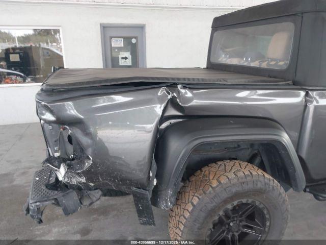 Jeep Gladiator Sport 4x4 Image 3