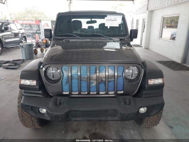 Jeep Gladiator Sport 4x4 Image 7