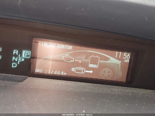 Toyota Prius Two Image 17