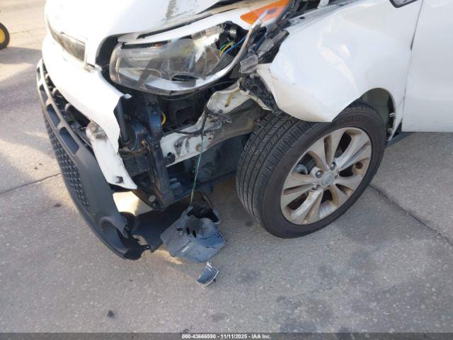 Kia Soul + Image 14