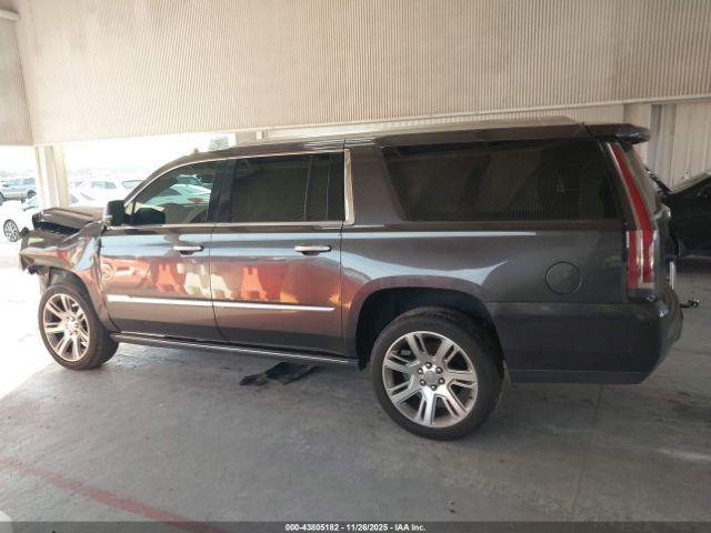 Cadillac Escalade Premium Luxury Image 15