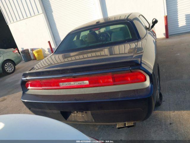 Dodge Challenger Image 7