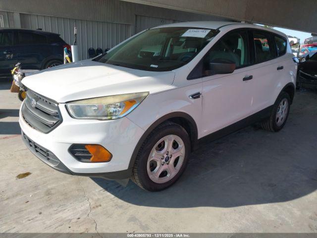 Ford Escape S Image 3
