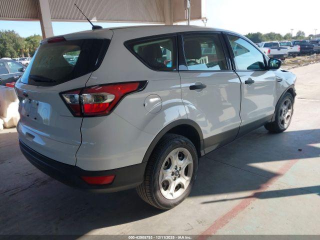 Ford Escape S Image 2
