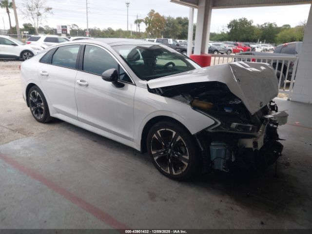 Kia K5 Gt-line Image 1