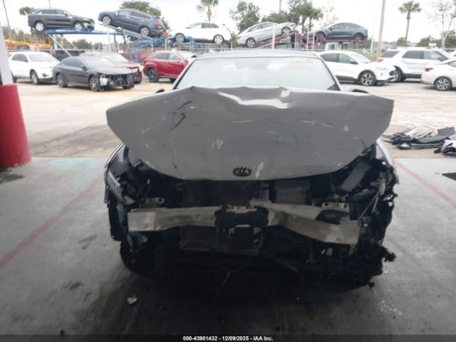 Kia K5 Gt-line Image 2