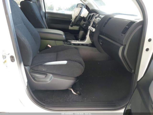 Toyota Tundra Sr5 5.7l V8 Image 16