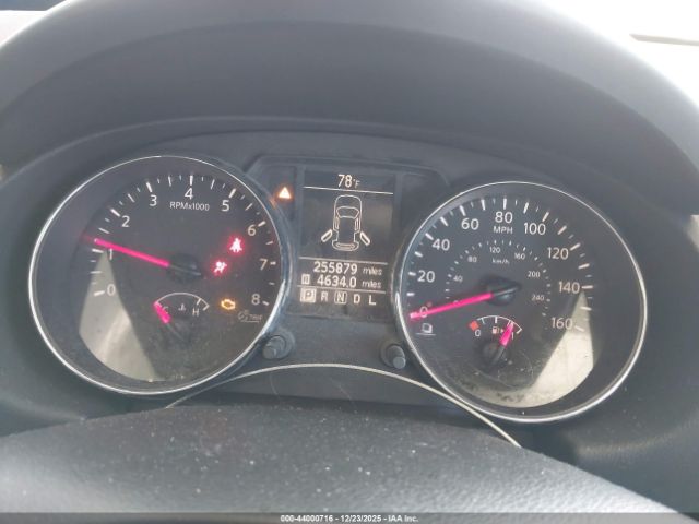 Nissan Rogue S Image 3