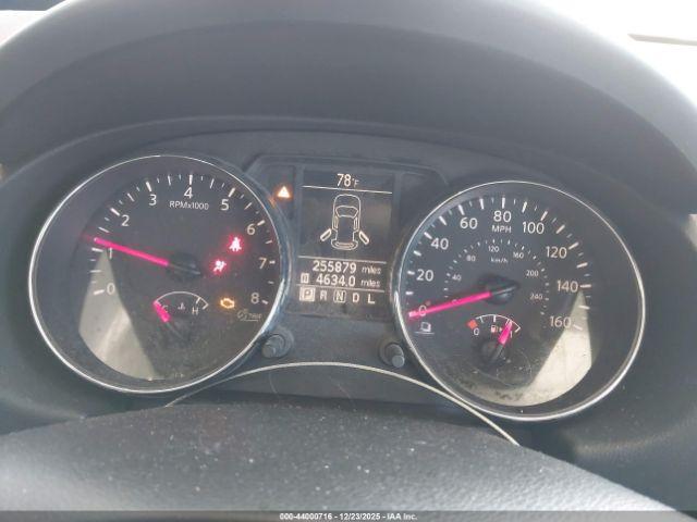 Nissan Rogue S Image 3