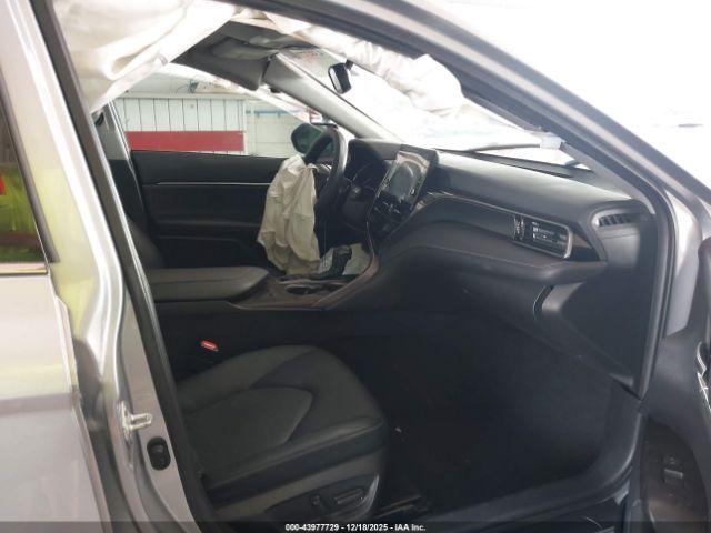 Toyota Camry Xse Image 10