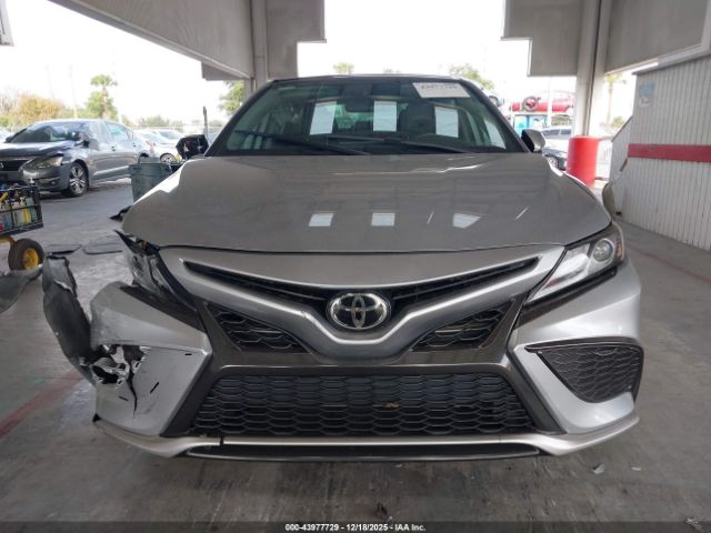 Toyota Camry Xse Image 4