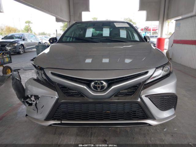 Toyota Camry Xse Image 4