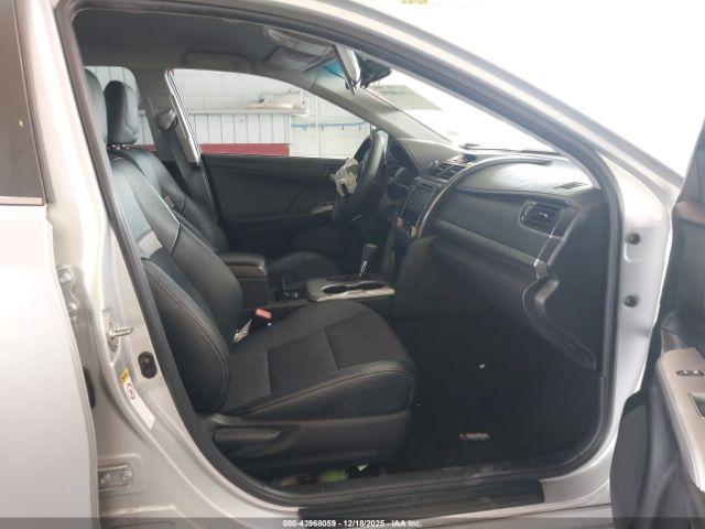 Toyota Camry Se Image 2