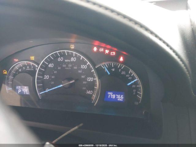 Toyota Camry Se Image 3