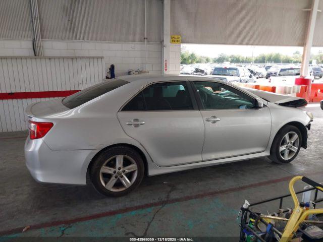 Toyota Camry Se Image 10