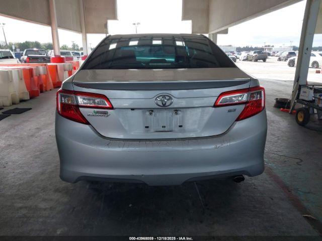 Toyota Camry Se Image 13