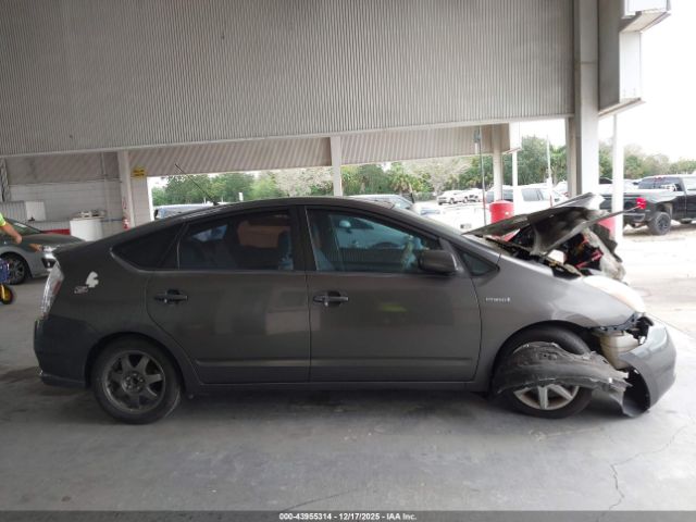 Toyota Prius Touring Image 12