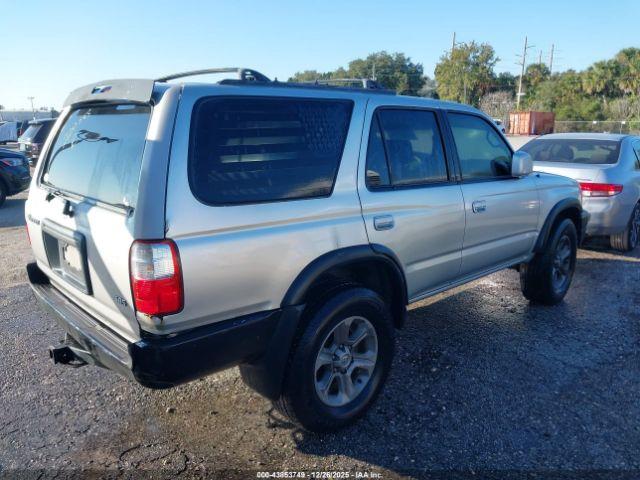 Toyota 4Runner Sr5 V6 Image 3