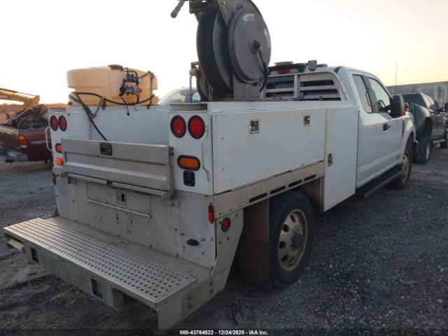 Ford F-250 Xl Image 13