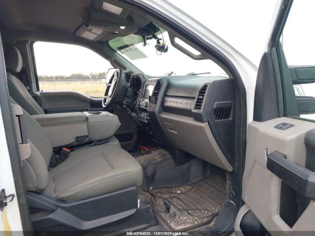 Ford F-250 Xl Image 6