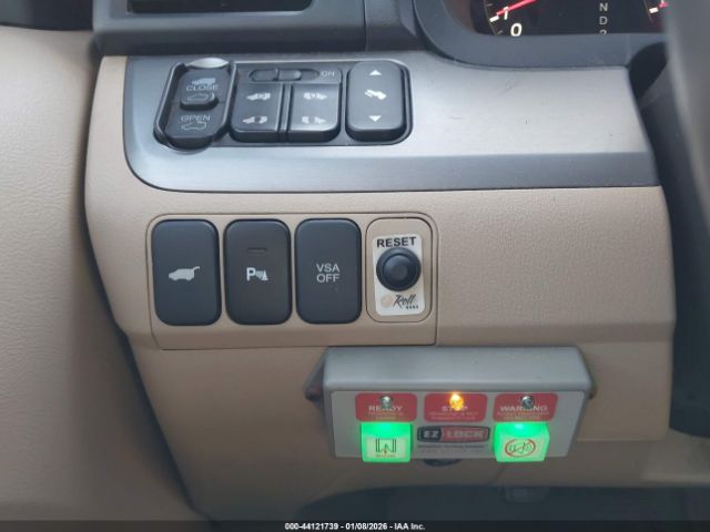 Honda Odyssey Touring Image 17