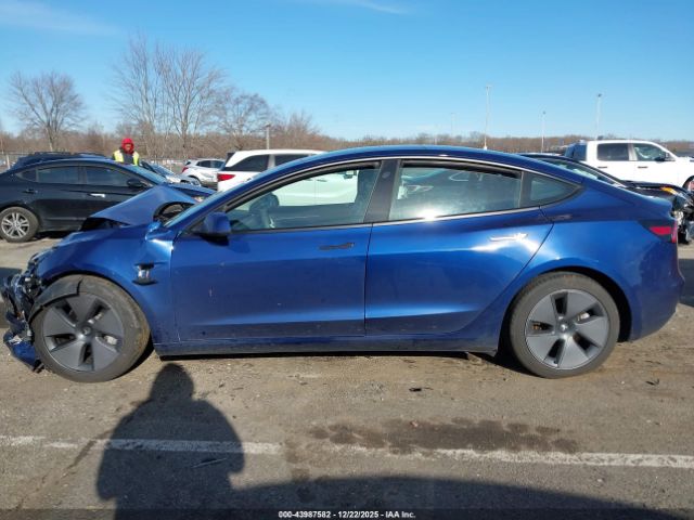 Tesla Model 3 Rear-wheel Drive Image 12